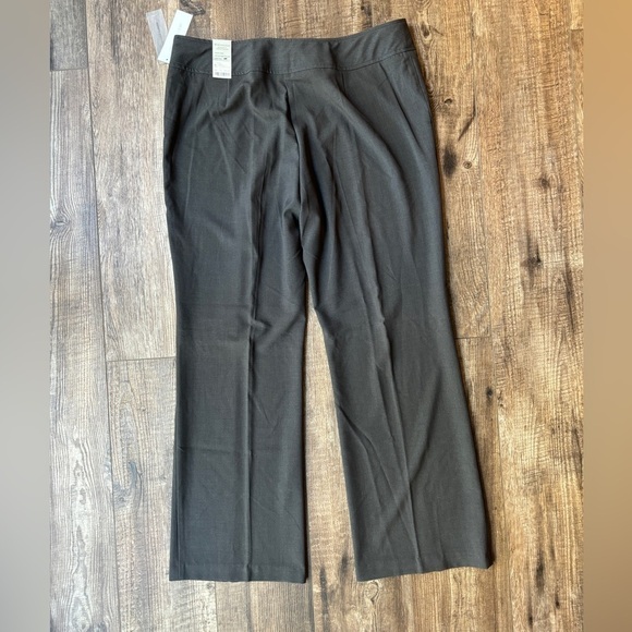 NEW Worthington Stretch Simply Contour Pants Slight Flare Charcoal Women's 18 - Picture 2 of 14
